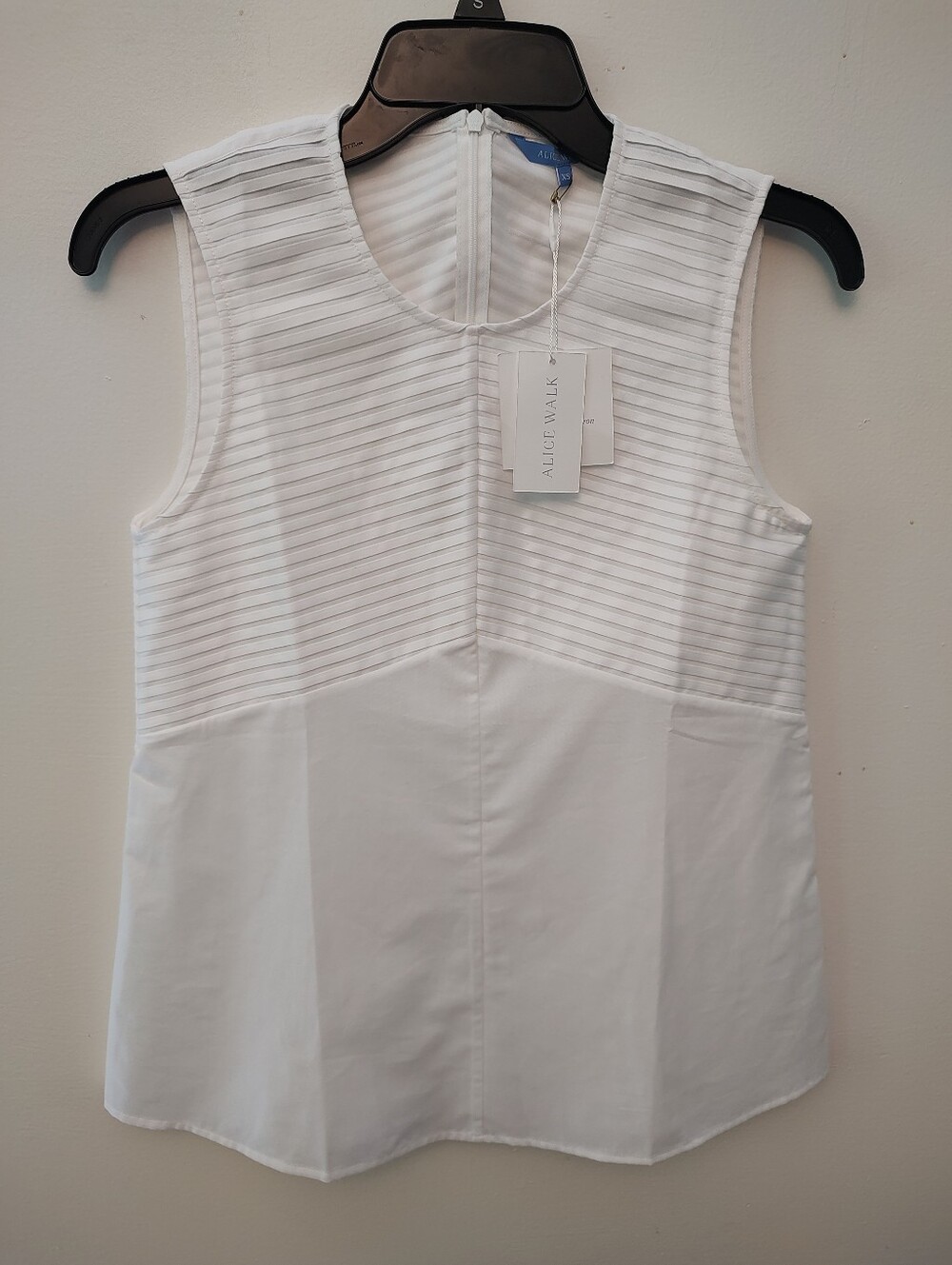 NWT Alice Walk White Pleated Sleeveless Tank Top XS